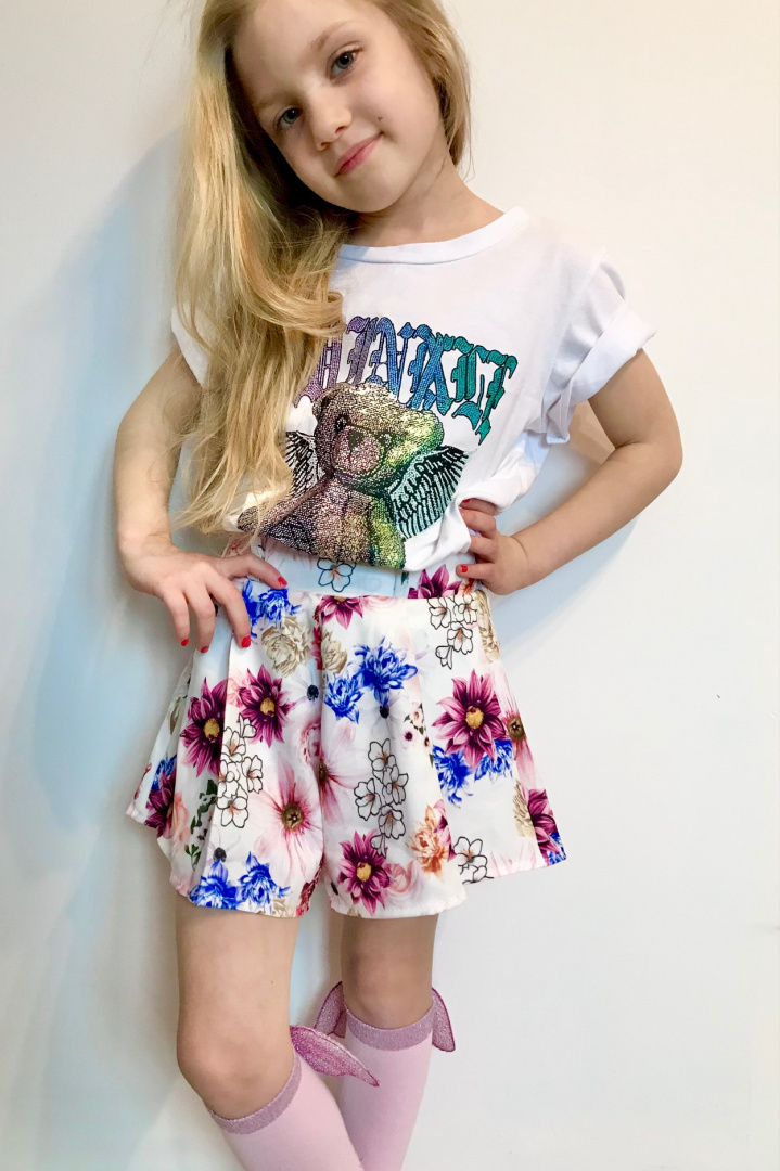 Spodenki dziewczęce ~jak spódnica FLOWERS biel Spodenki dziewczęce ~jak spódnica FLOWERS biel