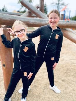 Dres welurowy dziewczęcy z misiem - czarny