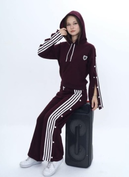 Stylowy komplet dresowy dziewczęcy bordowy