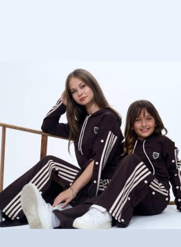 Stylowy komplet dresowy dla dziewczynki brąz