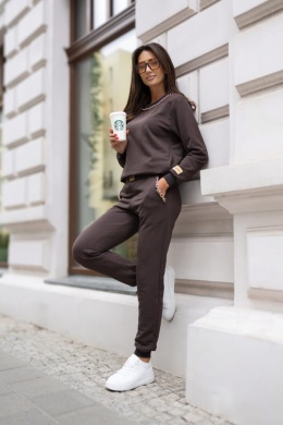 Dres damski czekoladowy Luxury by Sisi z łańcuchem