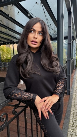 Dres damski koronkowy z kapturem By Sisi czarny