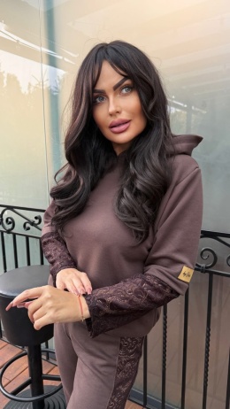 Dres damski koronkowy z kapturem By Sisi czekoladowy
